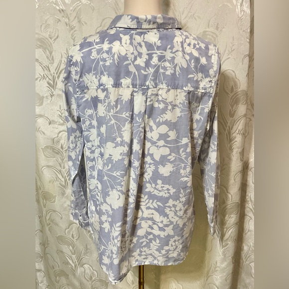 Gloria Vanderbilt Light Blue White 3/4 Sleeve Button Down Blouse - Picture 4 of 6